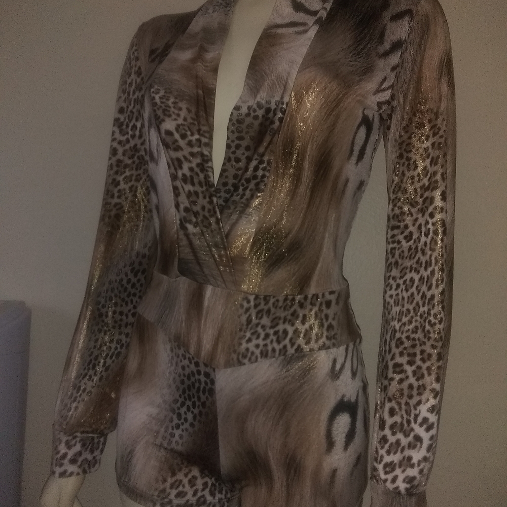 Animal Print Leopard Long Sleeve Romper Sz Medium